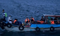Xử phạt hai tàu cá chở khách du lịch trái phép tại Bình Thuận